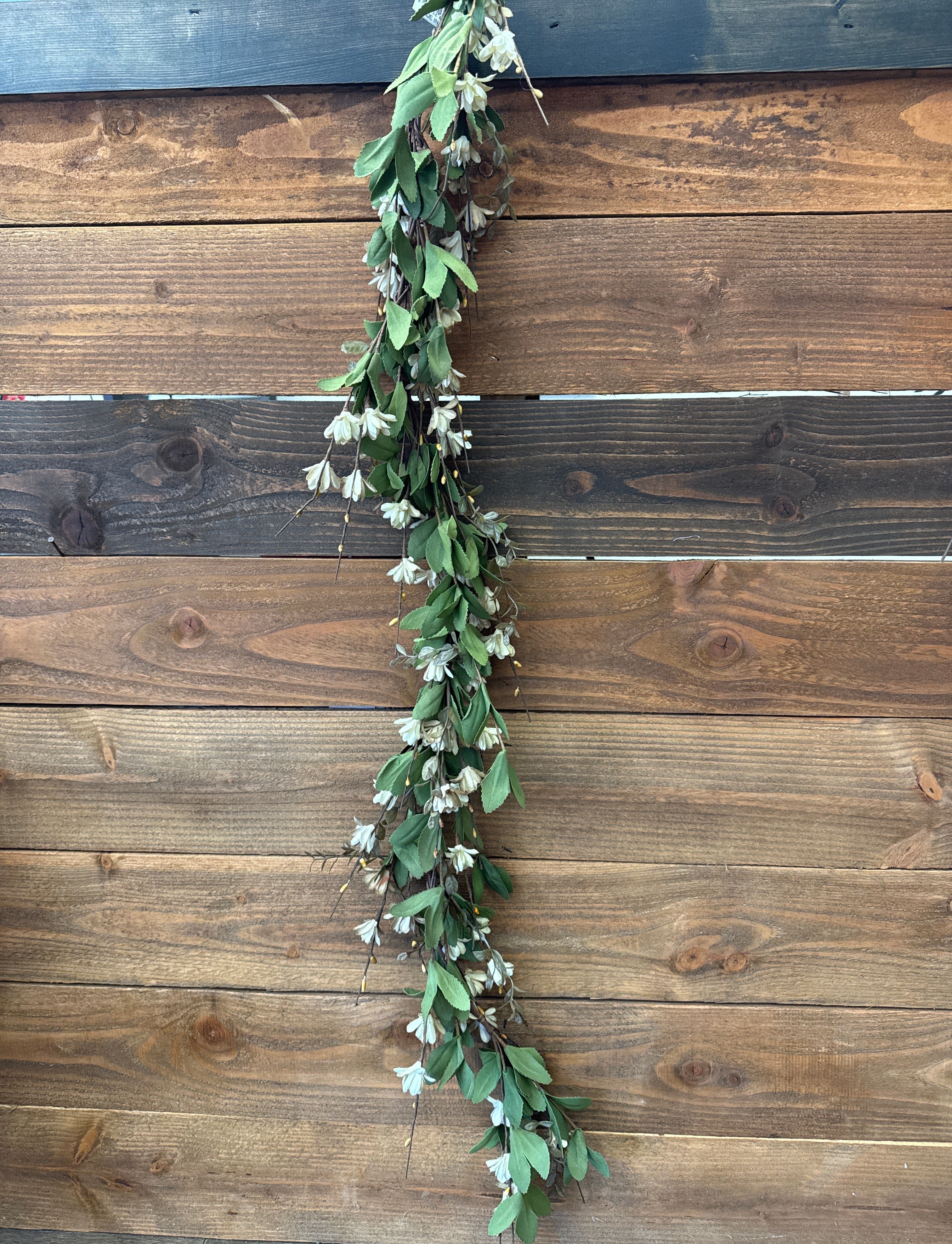 Gardenia & Pip Berry Garland 42”